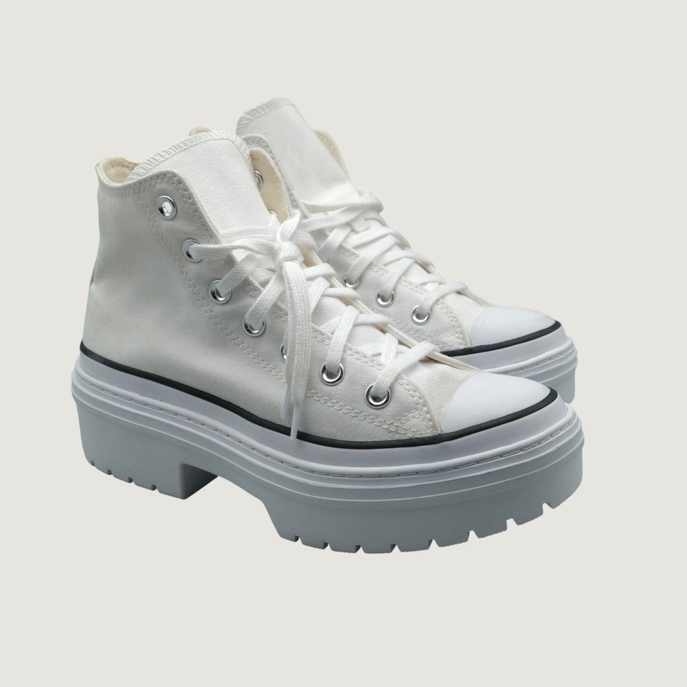 Converse Chuck Taylor All Star Lugged 2.0 High Top 7.5 White Canvas A10364C